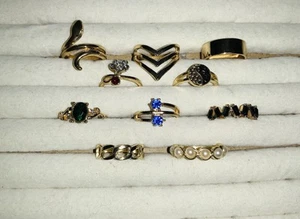 Bundle of 10 Chunky Gold Coloured Costume Jewellery RINGS All different NGE - Picture 1 of 8