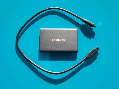 Samsung T7 Portable External SSD 2TB USB 3.2 Gen 2 MU-PC2T0T With USB-C Cable - Image 1 of 4
