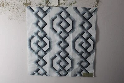 Beacon Hill, Luxemburgo, Raya Bordada Novedad, 26" W X 26" L, Varios Clrs Foto 1 de 2