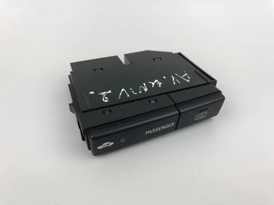 03-08 Toyota Avensis RHD Demist Passenger Lock Switch Module 8479005110D - Image 1 of 4