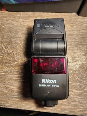 Nikon Speedlight SB-600 Shoe Mount Flash and Case - Untested Sold As Is - Image 1 of 4