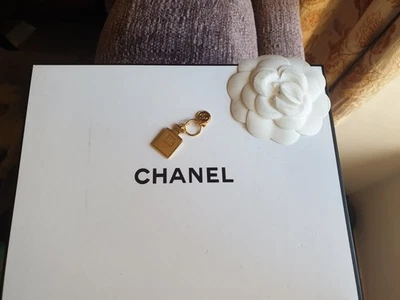 Chanel les pinceaux de chanel Edizione Limitata Pennelli Trucco Smalto 2023 Ovni - Immagine 1 di 3