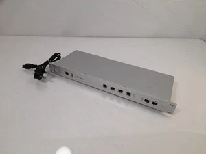 Routeur de passerelle de sécurité Ubiquity UniFi USG-PRO-4 4 ports - Photo 1/6