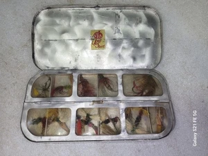 Vintage VL&A Fly Fishing Tin Pocket Tackle Box with Flies - Picture 1 of 6