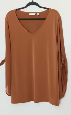 Top Susan Graver para mujer talla 2X tejido líquido con mangas de gasa naranja oxidado Foto 1 de 4