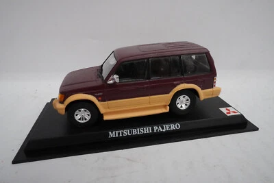 Automobile MITSUBISHI PAJERO  - scala 1:43 - Immagine 1 di 2