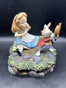 Figura de colección Disney Gallery Markrita Alicia en el País de las Maravillas con prendedor - Leer - Imagen 1 de 14
