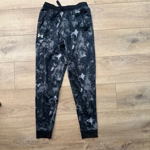 Under Armour Boys Pants Black Gray Size L Pennant Pant Joggers Camo Loose Fit - Picture 1 of 10