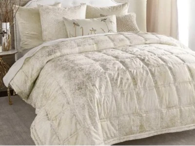 Michael Aram Metallic Textured King Quilt Coverlet Ivory Gold New out of Package