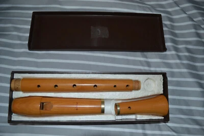 Moeck flauto dolce wooden recorder TUJU 230 seated in polystyrene in plastic box - Image 1 of 4