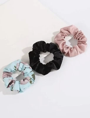 Accesorio para cabello crujiente con flores de 3 piezas Foto 1 de 3