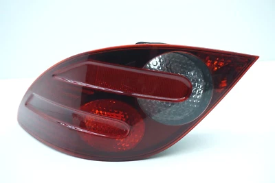 2006 - 2010 MERCEDES-BENZ R350 REAR RIGHT PASSENGER SIDE TAIL LIGHT LAMP OEM - Image 1 of 4