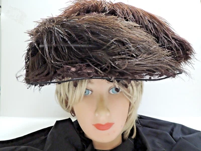 Antigua víctima eduardiana. Sombrero de mujer marrón negro con plumas de avestruz ala larga lujoso Foto 1 de 4