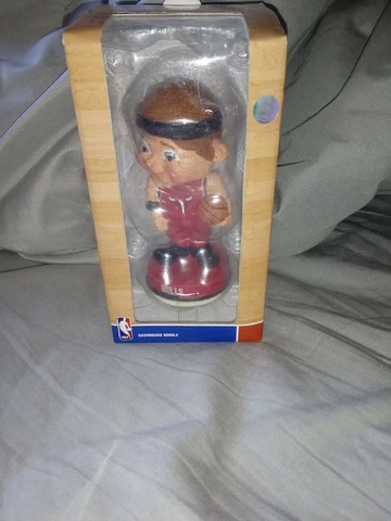 NBA Chicago Bulls DASHBOARD BOBBLEHEAD  4.5 in Tall  BOBBLEHEAD ** NEW IN BOX ** Cover
