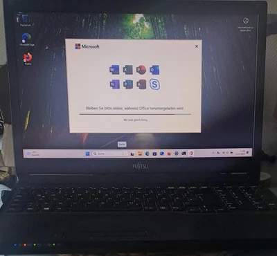 Notebook Fujitsu Lifebook 15,6" i5-6300u 8GB 256GB SSD DVD Windows 11 MS-Office - Bild 1 von 4