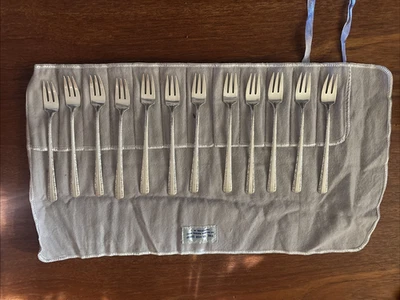 Juego de 12 tenedores de cóctel de plata de ley con luz de vela de toalla - 5 3/4" buen estado. Foto 1 de 4