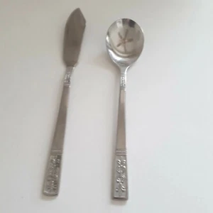 Cubiertos de acero inoxidable Customcraft de colección, cuchillo de mantequilla y cuchara de azúcar, flor de lis - Imagen 1 de 4