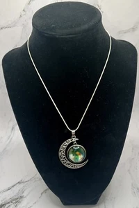 Ethereal Silver Crescent Moon Pendant Fashion Necklace - Picture 1 of 7
