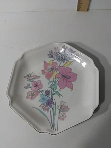 Japanese Floral Dish 6in. - Picture 1 of 3