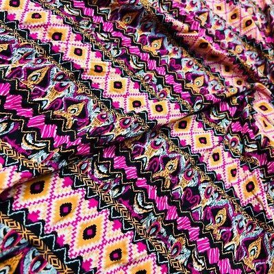 紫色和橙色民族印花尼龙氨纶织物4向弹力泳装d — 第 1/4 张图片