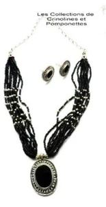 COLLIER  ROCAILLE A MEDAILLON NOIR AVEC BOUCLES D'OREILLES ASSORTIES    ** - Picture 1 of 3