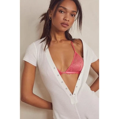 Free People Intimate ПОВСЕДНЕВНЫЙ Кружевной Треугольный Бюстгальтер в Electropop Розовый L Новый без ценников $28 - Изображение 1 из 4