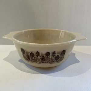 Vintage Pyrex Casserole Dish Small 15cm dia Brown Trees England 1970's No Lid - Picture 1 of 10