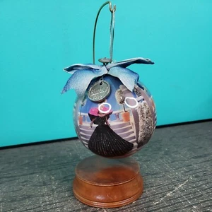 Palla ornamento natalizio Barbie Mattel 1998 di Matrix Industries fiocco blu + supporto - Foto 1 di 4