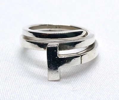 Anillo envolvente cuadrado en T de plata esterlina Tiffany & Co tamaño 4 11 mm de ancho Foto 1 de 4