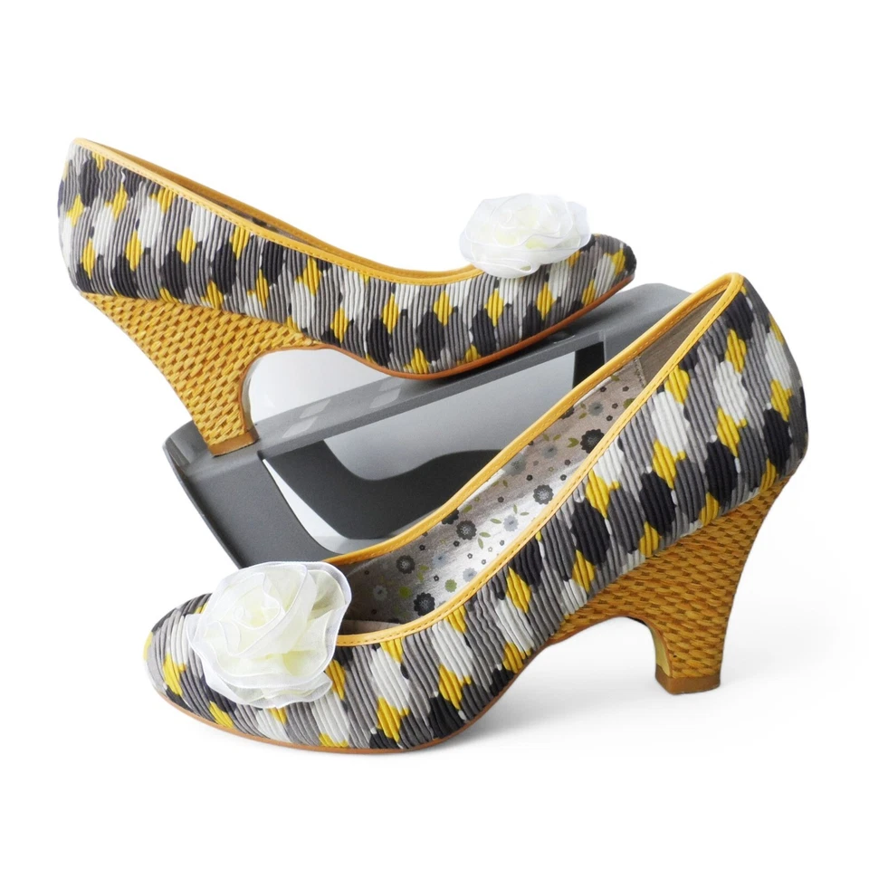 Poetic Licence London Picnic Ready Floral Wedge Heels Yellow Black Women's 8.5M - Image 1 of 4