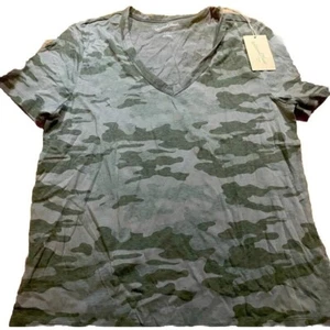 Universals Thread Shirt Short Sleeves Green Camo T-Shirt Women's Size Small New - Picture 1 of 4