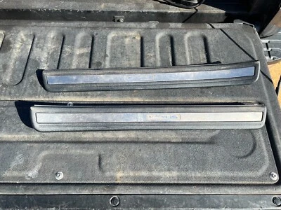 2000 LEXUS ES300 левая/правая передняя потертость пластина 67912-33040 OEM - Изображение 1 из 4