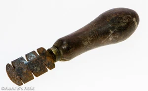 Antiguo juego de sierra de lucha contra sierra afilador de hojas 5 1/2" madera y metal herramienta de mano rústica - Imagen 1 de 2
