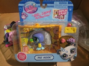 LPS Littlest Pet Shop G7 S2 Pet Nook French Bistro 31 Toucan Bird ~FREE SAME DAY - Picture 1 of 1