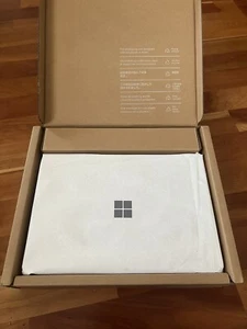 Microsoft Surface Laptop SE, Celeron Processor, 4GB RAM, 64GB SSD, Monza Gray - Afbeelding 1 van 3