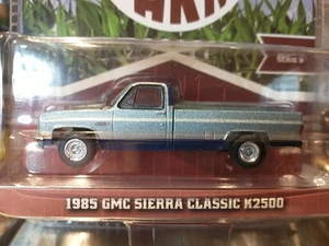 Greenlight Down on Farm 1985 GMC Sierra Classic K2500. silver & blue - Picture 1 of 6