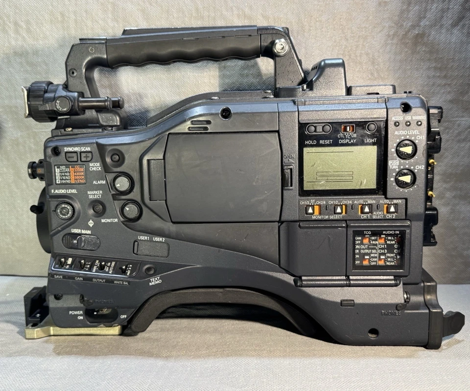 Panasonic VariCam P2HD BODY ONLY AJ-HPX3700G (TESTED & WORKS EXCELLENT) Selling - Image 1 of 4