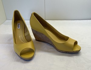 dune yellow heels