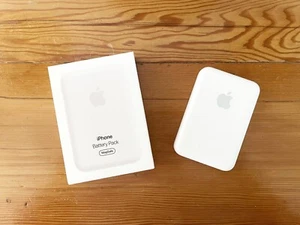 Powerbank 5000 mAh wireless MagSafe 15W per Apple iPhone 12 13 14 15 - Foto 1 di 9