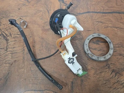 Bomba de combustible original BMW R1200GS K25 2008-2012 incluye transmisor de nivel Foto 1 de 4