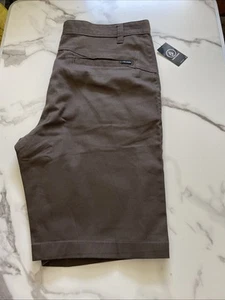 New Volcom Sport Active Men’s Skater Surfer Street Style Long Shorts Size 34 - Picture 1 of 9