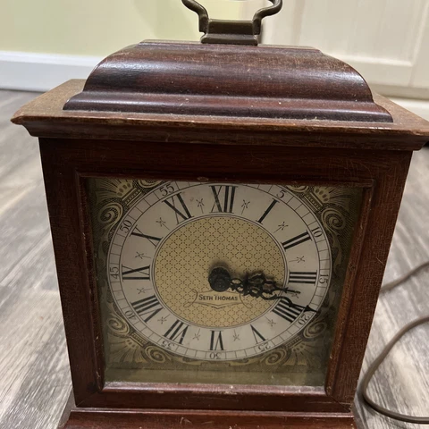 Seth Thomas Exeter-E Vintage 1960s Wood Mantle Clock E538-000 Cover