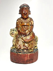 Dios taoísta de madera policromada tallada china sentado en el período Qing del tigre años 1800 - Imagen 1 de 8