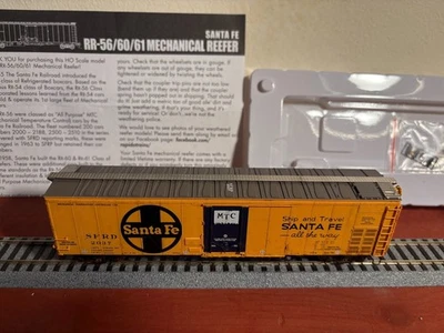 Rapido 156006A  HO RR-56 Reefer SFRD 2037  (Santa Fe All the Way) - Image 1 of 4