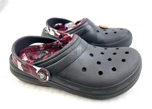 Zoccolo Crocs unisex bambini classico foderato mimetico nero/rosso taglia J3 e zucca Jibbitz - Foto 1 di 9