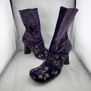 Y2K Kenneth Cole Embroidered Velvet Boots Purple 7.5 Made in Italy Retro - Imagen 1 de 13