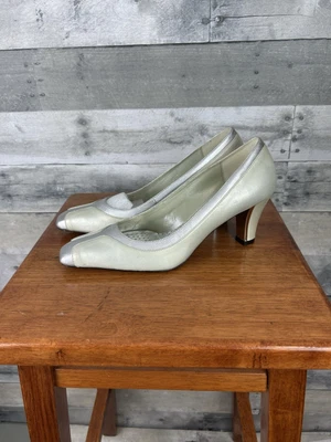 Bomba de salón J. Renee 2 tonos para mujer talla 8,5 Foto 1 de 4