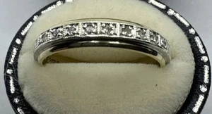 9ct Diamond Eternity Ring. Sheffield 1973. Size O. 375. - Picture 1 of 12