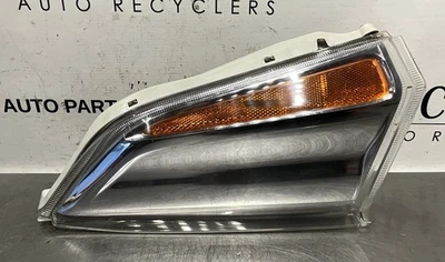 2011-13 NISSAN LEAF DRIVER LEFT UPPER HEADLIGHT HEAD LIGHT MARKER LAMP OEM - Image 1 of 4