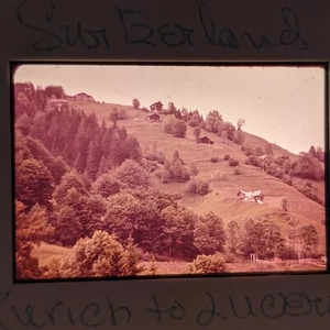 Diapositiva fotográfica de 35 mm de Zúrich a Lucerna de la década de 1970 Suiza campo casas suizas D2 - Imagen 1 de 2